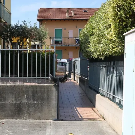 Apartment Casa Fiorella - - Parcheggio Gratuito *